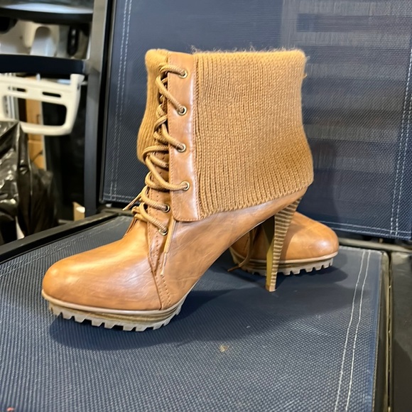 Shoes high heel tan lace up - Picture 1 of 3
